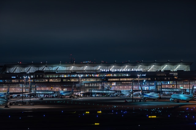 HANEDA Shopping: 羽田空港限定商品のオンラインショッピングガイド